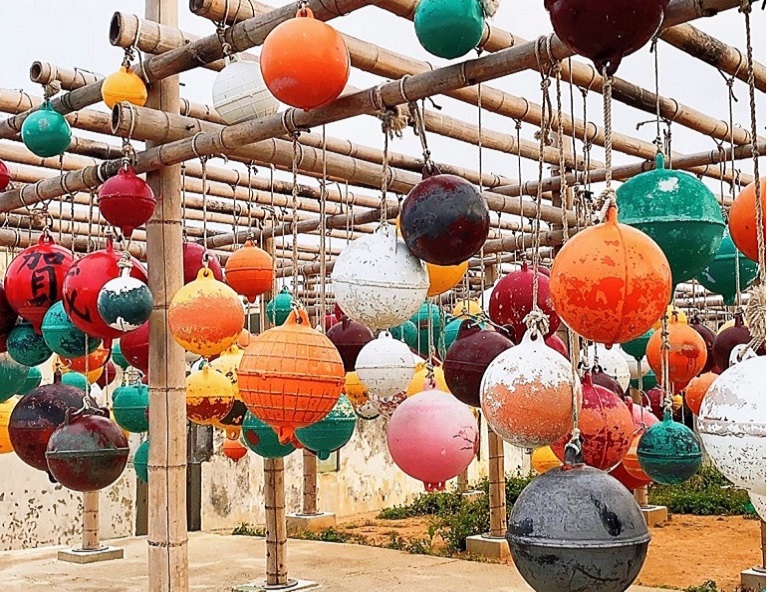 【澎湖秋瘋季】彩色浮球秘境．南寮古厝．悠遊環島全覽3日