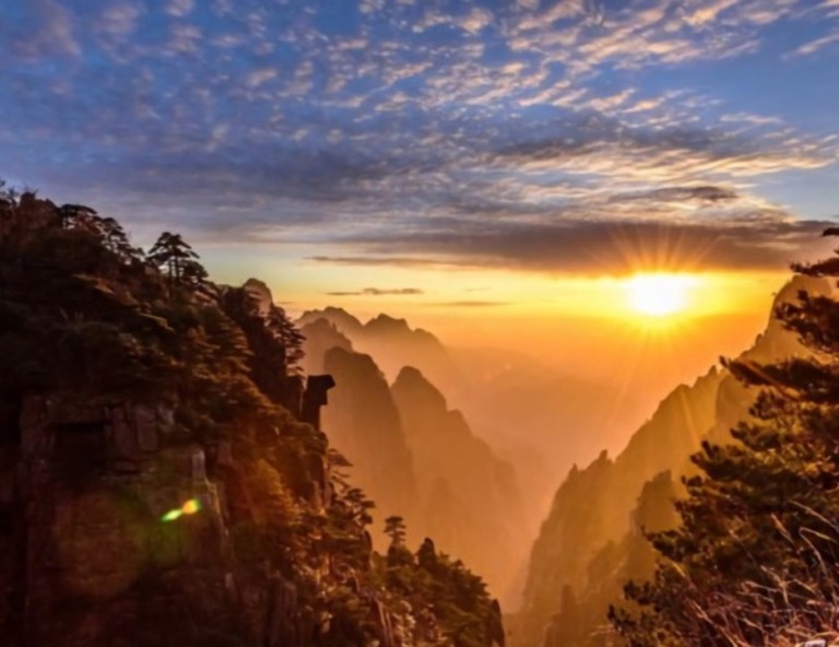 【詩畫黃山】景德鎮、篁嶺玻璃棧道、西溪南村、船遊西湖8天(交流考察團)