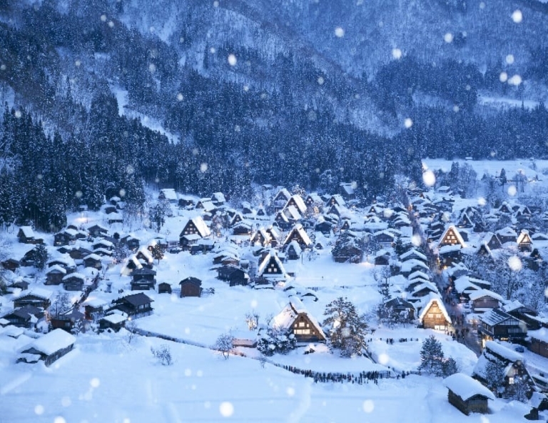 【夢幻合掌村點燈】新穗高纜車．名花彩燈祭．雪見庄川峽遊船．兼六園．戲雪趣 6天