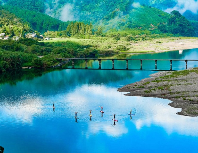 【探索四國】仁淀川屋形船．讚岐滿濃花爛漫．阿波舞．烏龍麵體驗．溫泉饗宴5天