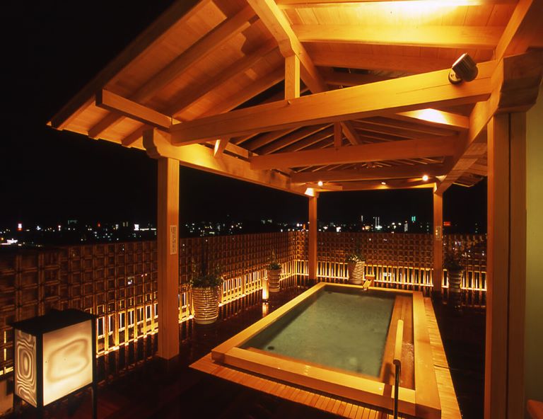 【四國賀新春】天皇御宿+百選溫泉．檮原町．烏龍麵體驗．採草莓．龍河洞彩燈 5天