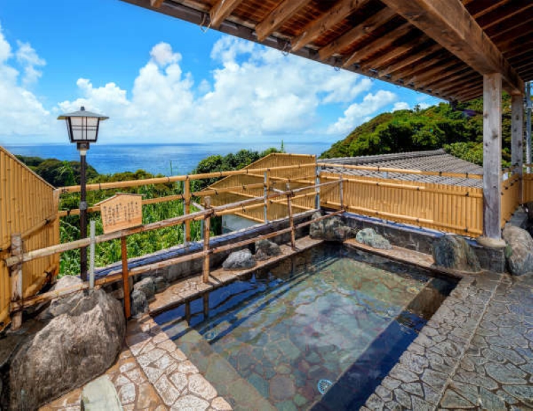 【冬絕美四國】四萬十川屋形船．隈研吾美學．金刀比羅宮．高知城．溫泉饗宴 4天