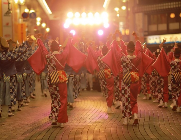 【夏日祭典】2026高知夜來祭x花火大會．仁淀川x大步危．栗林公園．百選溫泉5天