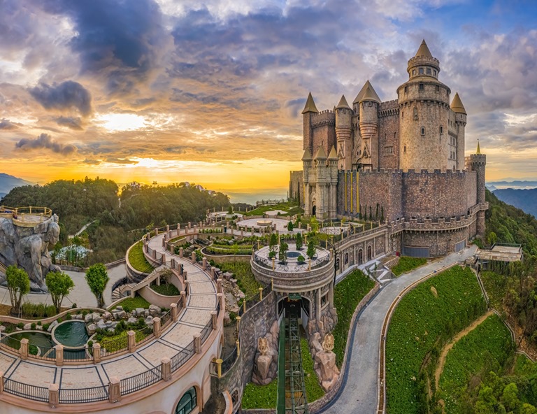 夯峴港龍蝦吃到飽~法式城堡巴拿山佛手黃金橋.會安古鎮迦南島筒船5日含稅簽無購物