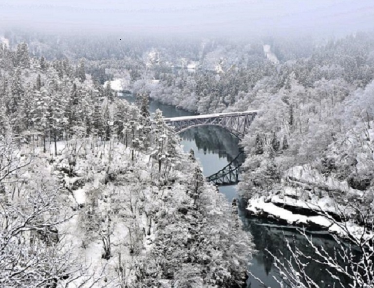 星繫東北～絕美只見線．藏王樹冰．銀山溫泉．豪雪米坂鐵道．採草莓．燒肉放題 5天
