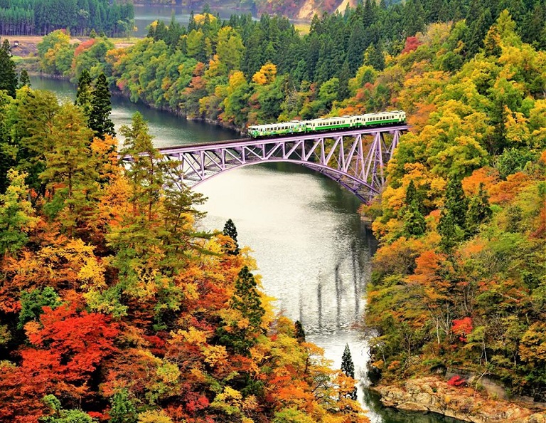 【秋季特惠】星遊東北～銀山溫泉．五色沼．秘境只見線．大內宿．會津鐵道 5天