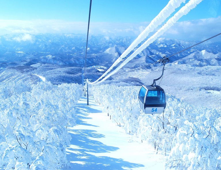 【東北極上名湯】秘湯稻住溫泉．秋田森吉山+藏王雙樹冰纜車．銀山溫泉．採草莓5天