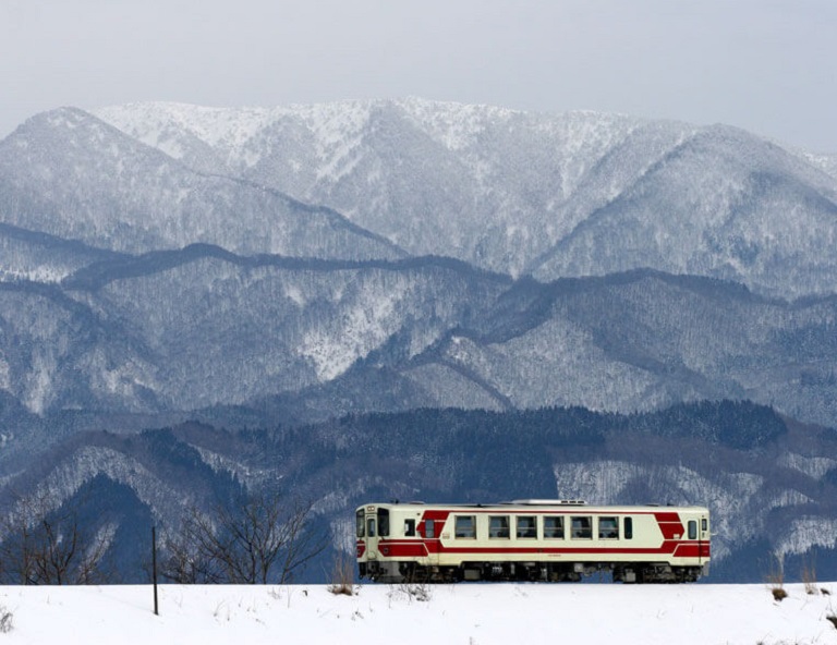 【日本最美雪景】藏王樹冰纜車．銀山溫泉街．秋田內陸鐵道．採草莓．雙溫泉 4天