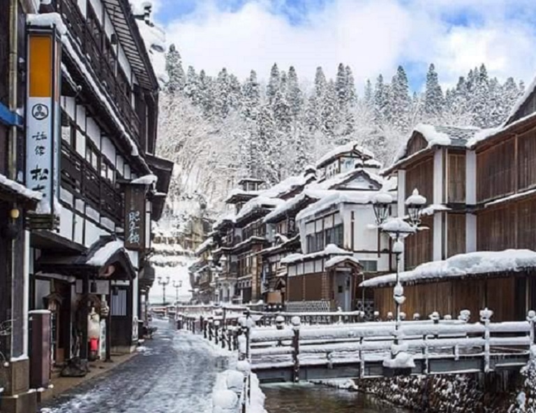 
【星戀秋田】藏王樹冰纜車．銀山溫泉．最上川雪見舟．燒肉吃到飽．戲雪雙溫泉 4天
