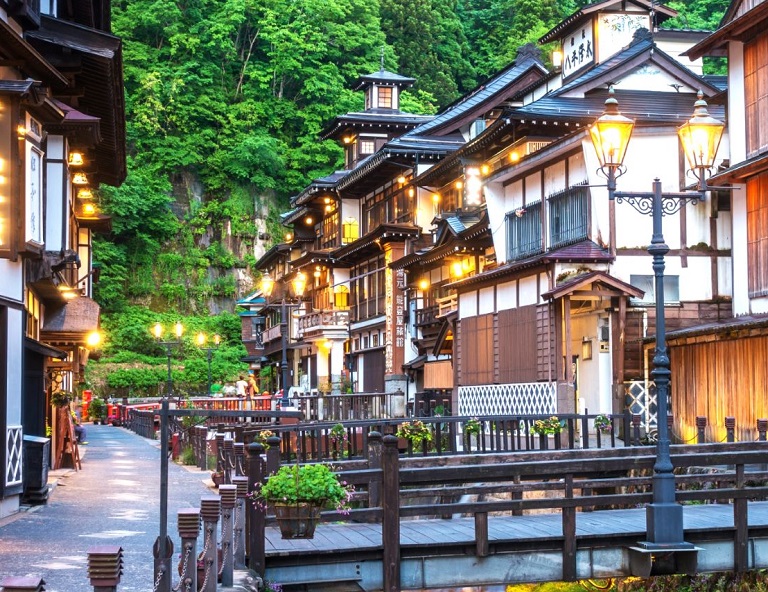 旅展特惠【東北星限定】藏王御釜．紫陽花季．銀山溫泉．米澤和牛．會津鐵道 5天