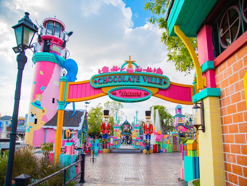 【星動泰國五星曼芭6天】夜遊暹羅灣．全明星號．長頸鹿餵食秀．美功鐵道．四方水上市場．泰式按摩．無購物｜泰航