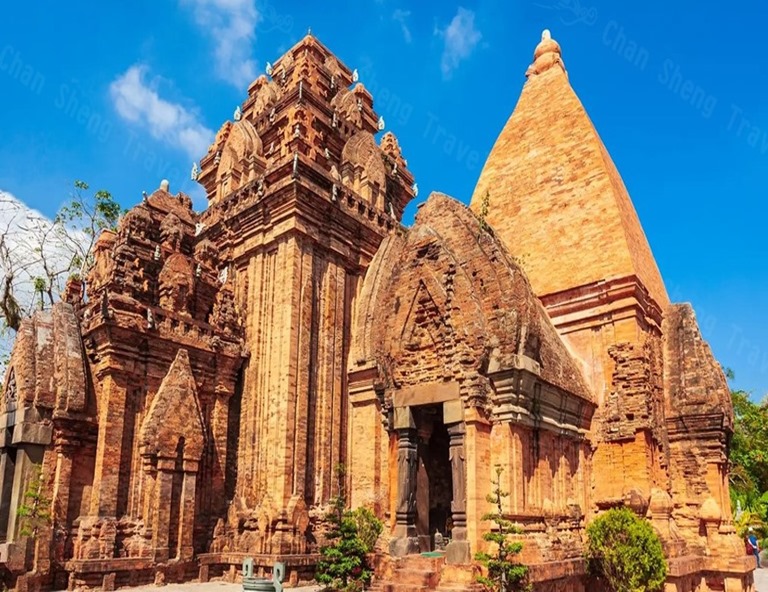 【駿馬迎春．越南看見山海戀芽莊．大叻5天】最大轉經輪．泥雕公園．市區觀光．龍蝦美食饗宴