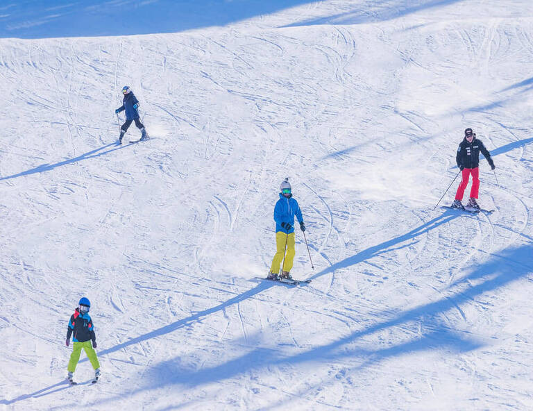 【My Korea韓國瘋滑雪】戶外雪場滑雪趣．LUGE滑車．樂天世界．廣藏市場5天