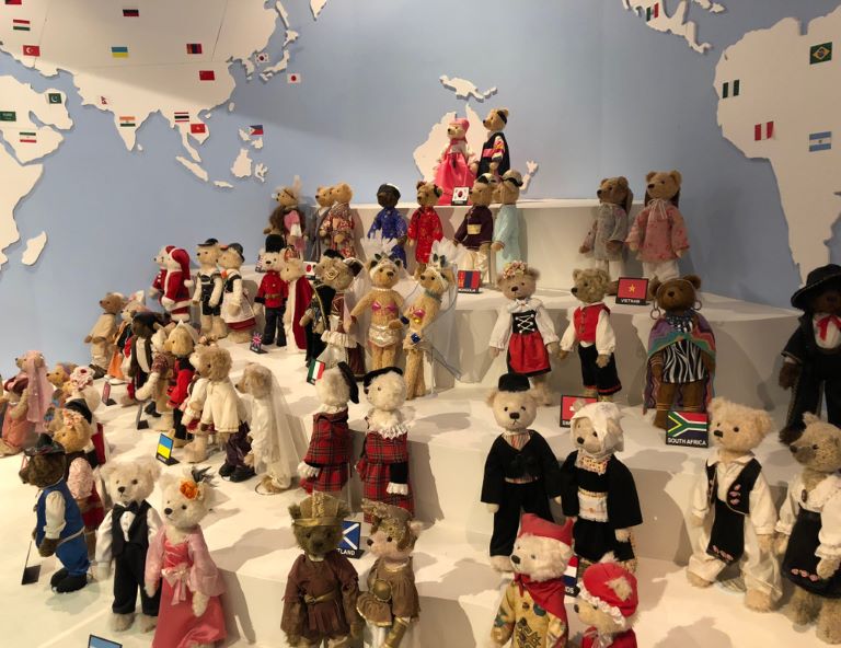 【輕鬆遊濟州】山茶花花園、果園採果、跑男樂園、海濱飯店、亂打秀4天