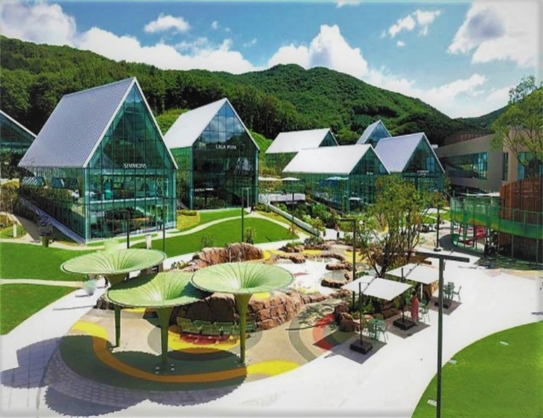 【易起滑雪玩雙城】草莓農園採果樂．戶外雪場滑雪趣．汗蒸幕．明洞商圈5天