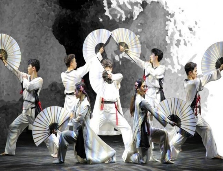 【輕鬆遊濟州】山茶花花園、跑男樂園、海濱飯店、跆拳武藝秀 4 天