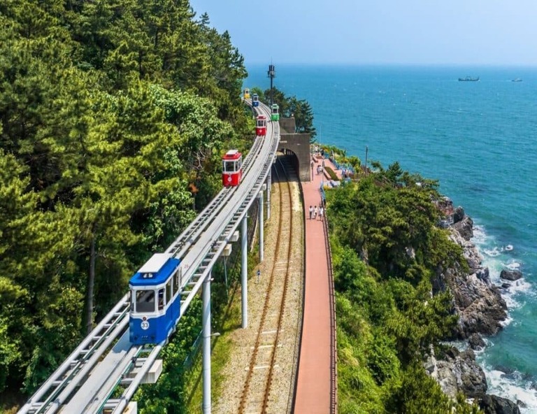 【易起漫遊釜山】韓式汗蒸幕．天空膠囊列車．甘川洞文化村4天