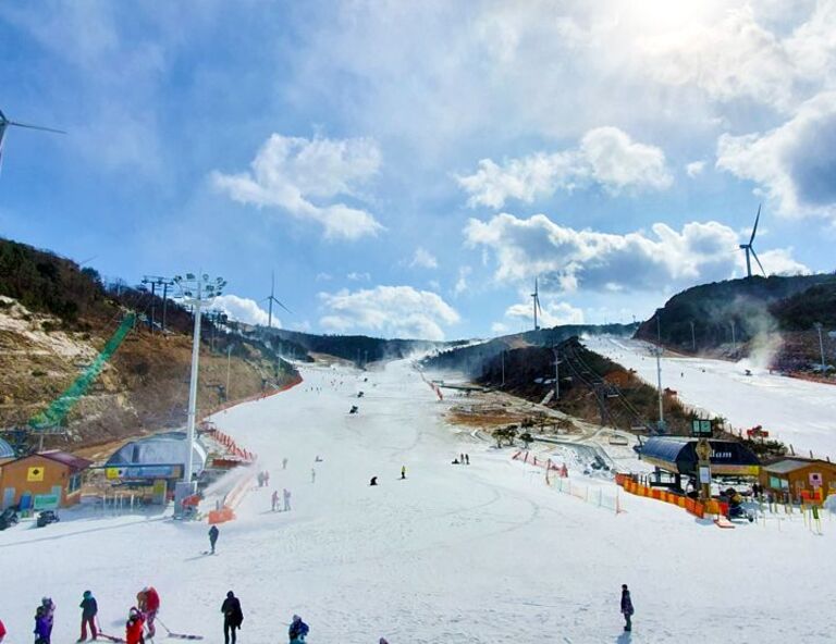 【絢麗釜山滑雪】戶外滑雪趣．汗蒸幕．膠囊列車．樂天世界．甘川洞文化村5天